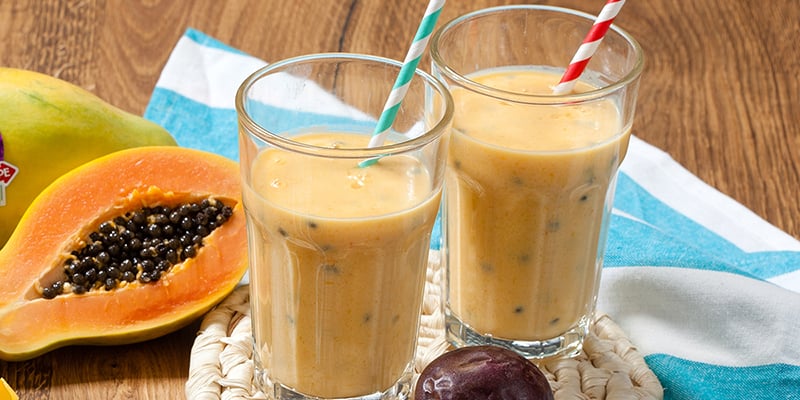 EAT ME - Passion fruit smoothie with mango and papaya