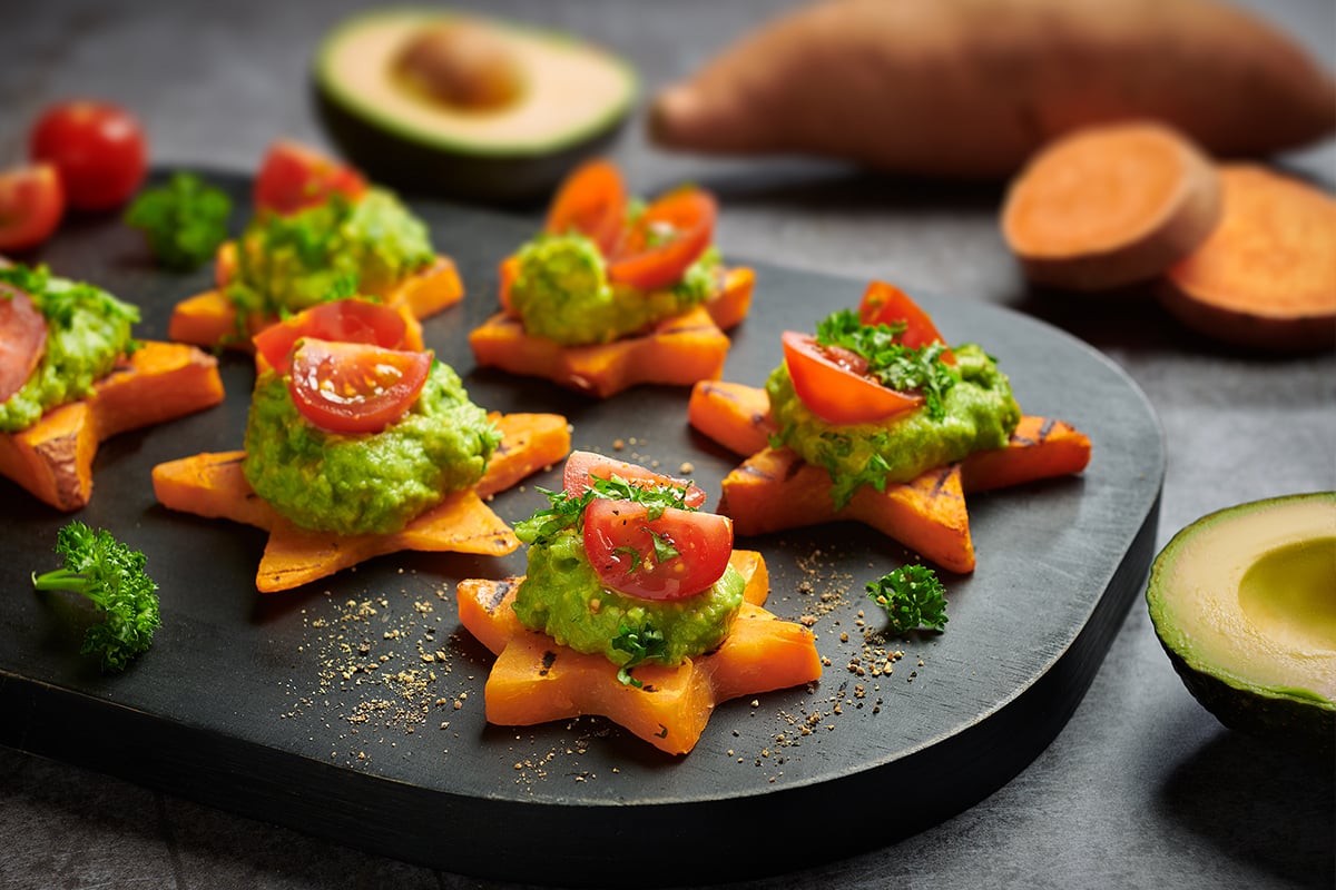 Zoete aardappel - Gegrilde zoete aardappel sterren met avocado